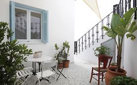 Live In Athens, Thiseio Historic House